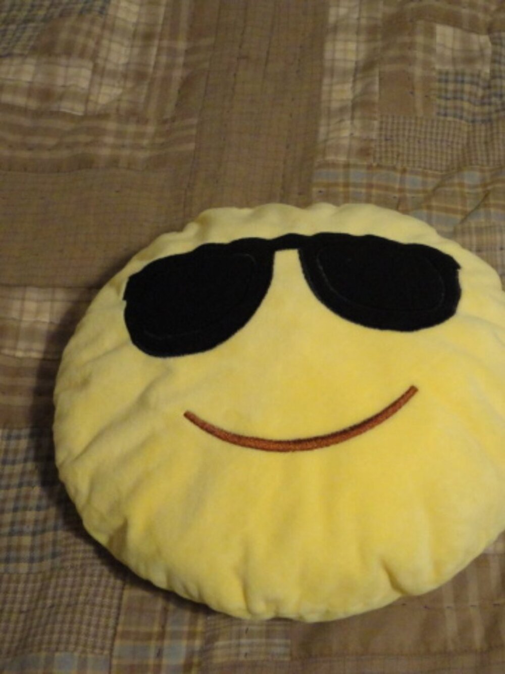 Yellow Emoji Sunglass with Smile Pillow